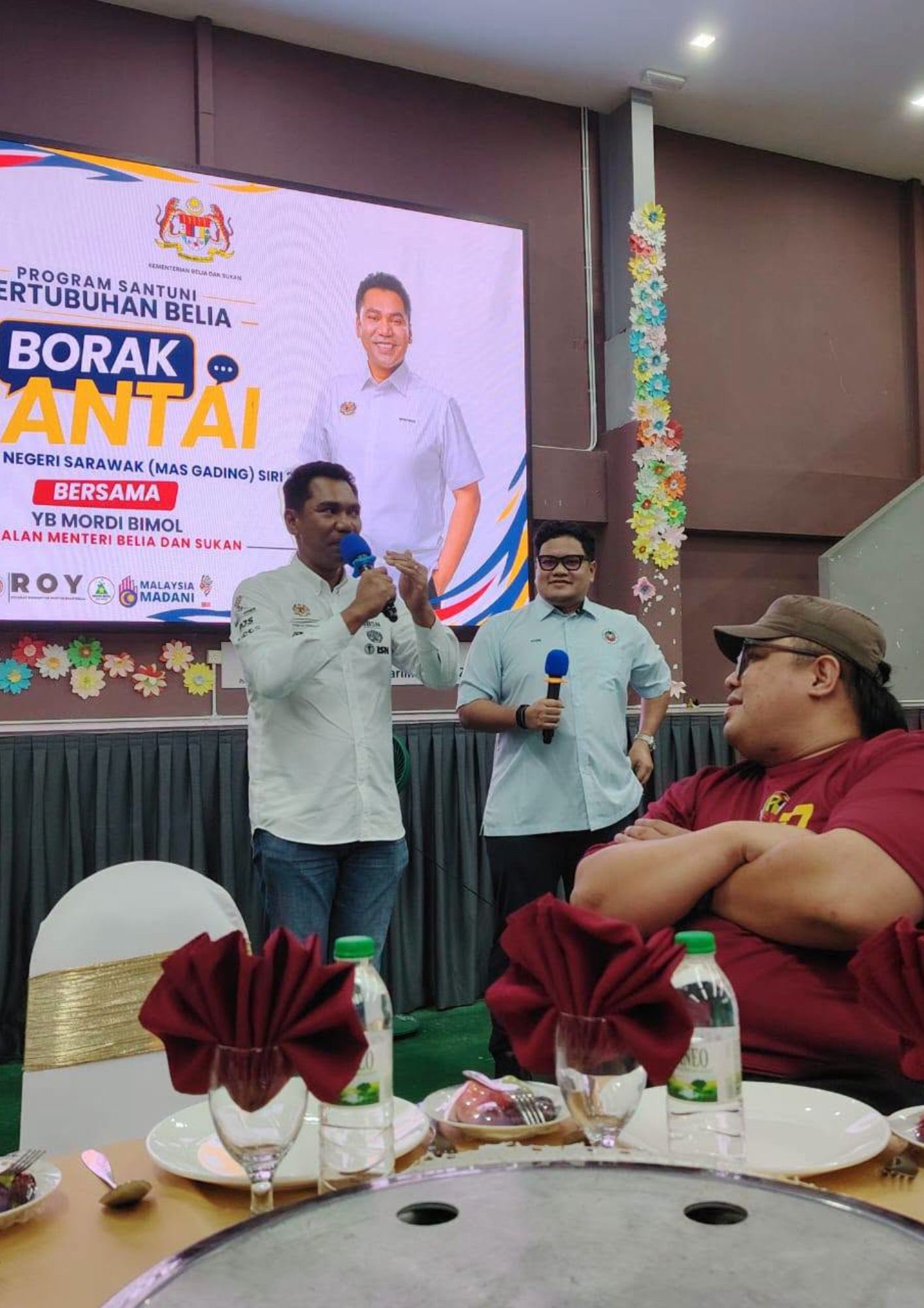 BORAK SANTAI BERSAMA TIMBALAN MENTERI BELIA DAN SUKAN SANTUNI BELIA DI SJKC CHUNG HUA BAU